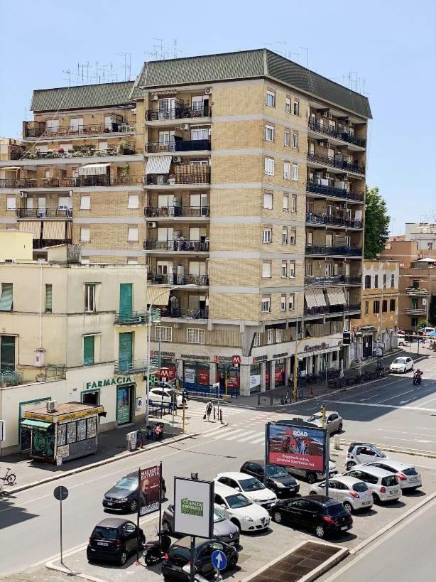 The Italian House In Rome A Pochi Passi Dalla Metro A Экстерьер фото